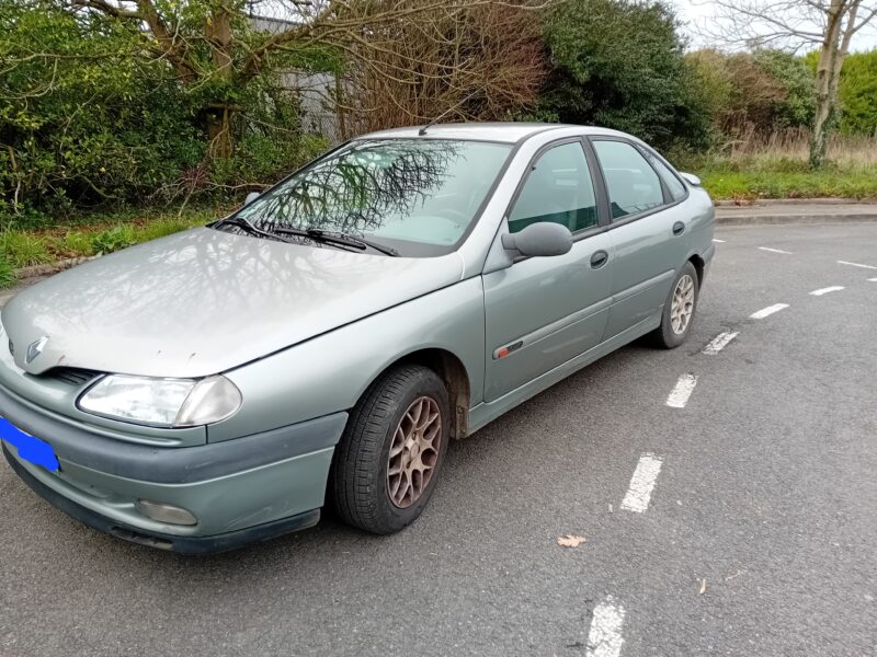 Renault Laguna 1997 – ESSENCE – 224 000 km – CT OK