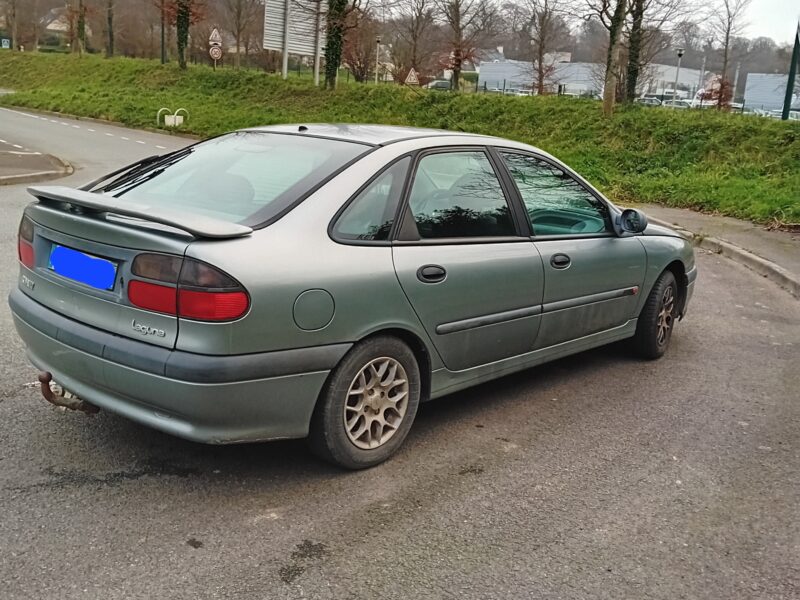 Renault Laguna 1997 – ESSENCE – 224 000 km – CT OK